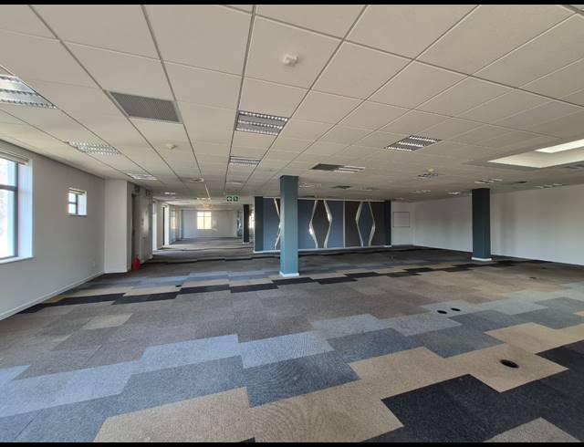 1,722M² OFFICE TO LET IN ILLOVO